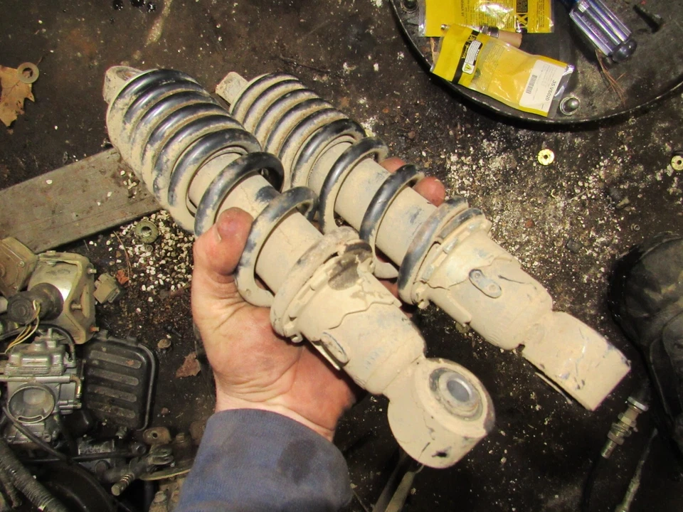 1997 suzuki king quad 300 lt-f4wdx front shocks Foto 1 de 1