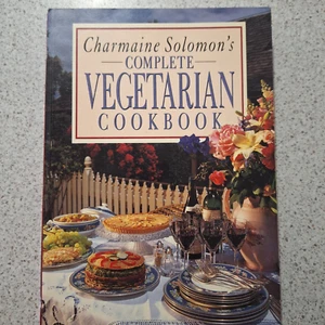 Libro de cocina vegetariano completo de Charmaine Solomon - Recetas de libros de tapa blanda - Imagen 1 de 8