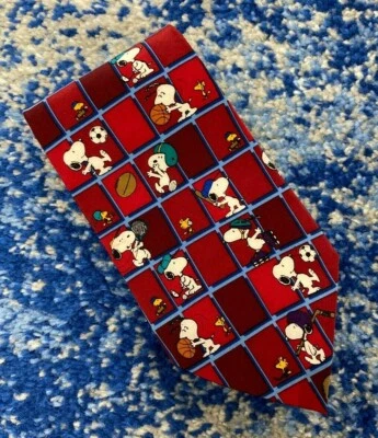 Snoopy & Friends Red Blue White Sports Balls Woodstock 100% Silk Necktie USA - Изображение 1 из 4