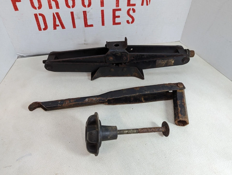 Conjunto de gato Dodge Rampage Plymouth Scamp 5216020 5216018 4206200 6032257 Foto 1 de 4