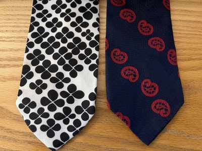 2 Vintage 1970s Ties Black and White Clover Floral Navy blue and Red Paisley - Image 1 of 4