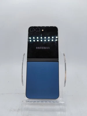 Samsung Galaxy Z Flip5 512GB - dead pixels - Image 1 of 3