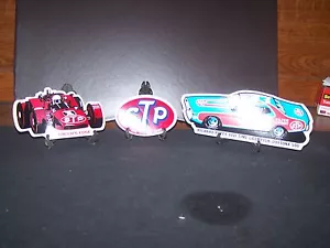PEGATINAS DE COLECCIÓN DE 3 PIEZAS UNA RONDA Y RICHARD PETTY & MARIO ADDRETTI DÉCADA DE 1960 - Imagen 1 de 7
