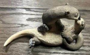 Sculptures by Castagna - Two Otters Kissing Intertwined Playing - Made in Italy - Picture 1 of 6