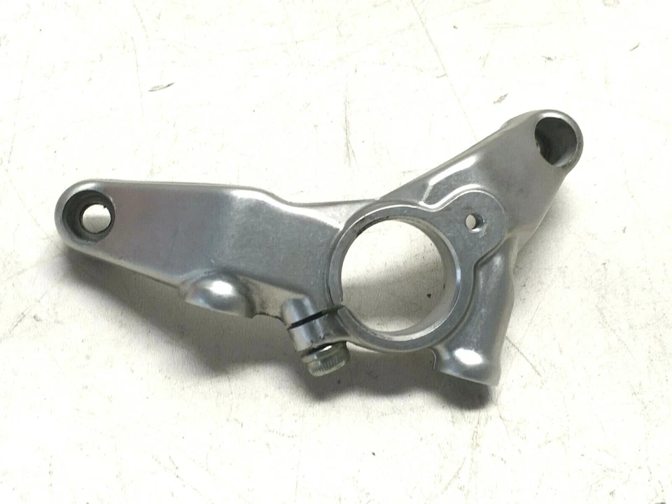 12-15 Ducati Panigale 1199 S Soporte de marco de reposapiés derecho 8291A441B Foto 1 de 4