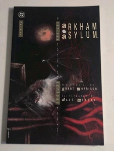 Batman: Arkham Asylum Grant Morrison & Karen Berger Graphic Novel Paperback Book - Foto 1 di 9