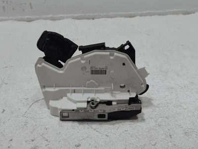 Actuador de cierre de puerta lateral del pasajero trasero Volkswagen Atlas 2018-2025 OEM Foto 1 de 4