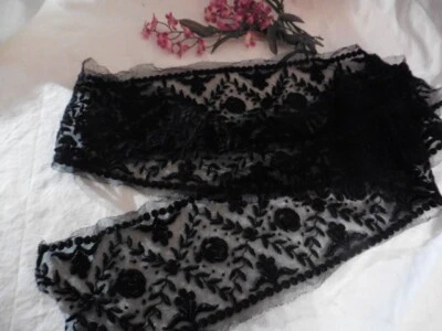 ANCIENNE DENTELLE NOIR BRODERIE SUR TULLE 140 X12 CM - Photo 1/4