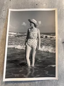 Vintage 1960’s Girl Pretty PIN UP Risque Nude Original Girlie Glamour Photo #83 - Picture 1 of 2