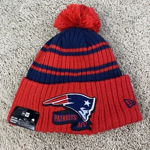 New Era NFL New England Patriots Knit Pom Cuffed Beanie 2022 Sideline Mütze Neu mit Etikett - Bild 1 von 7