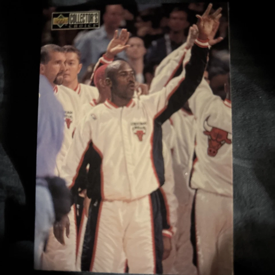 1997-98 Upper Deck Collector's Choice - Michael's Magic Michael Jordan #394 - Image 1 of 2