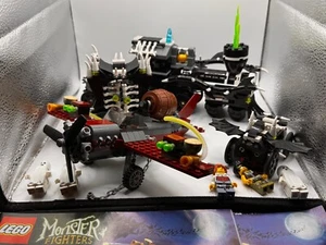 LEGO Monster Fighters Il Treno Fantasma (9467) - Foto 1 di 12