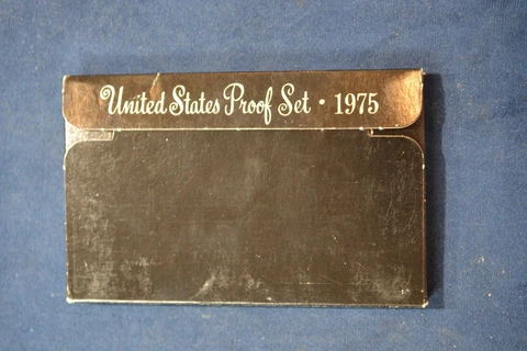 1975 U.S Proof Set in OGP Cover