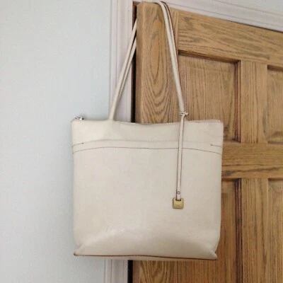 HOBO  INTERNATIONAL IVORY/CREAM LEATHER  SHOULDER  BAG  DOUBLE  HANDLE ZIP  TOTE - Image 1 of 4