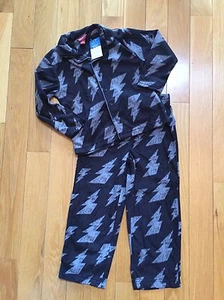NWT Arizona 2 Piece Boys Polyester Black Lightening Pajamas Sz 4/5 Longsleeve - Picture 1 of 3
