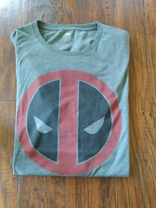 Marvel Deadpool rot & grau Gesicht Logo Grafik kurzärmeliges T-Shirt 2XL - Bild 1 von 7