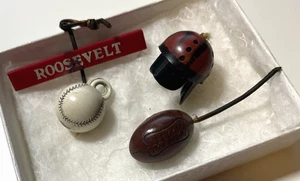 Kunststoff Zelluloid Football Baseball Helm Roosevelt Spieltag Anstecknadel Brosche - Bild 1 von 7