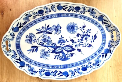 großes Tablett  von Hutschenreuther  -  Zwiebelmuster   -   44,5 x 29,6 cm - Bild 1 von 4