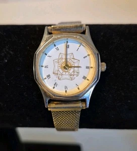 Vintage Ladies Auxiliary VFW Goldtone Watch Quartz Movement Adjustable Strap - Picture 1 of 3