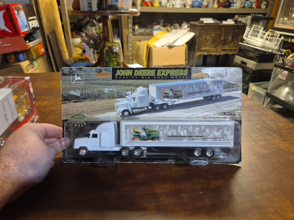 John Deere 345 Lawn Garden Tractor Freightliner Semi Truck Express 1/64 Ertl Toy