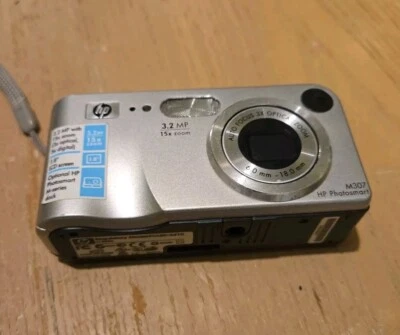 HP PhotoSmart M407 4.1MP 18x Zoom Digital Camera - Image 1 of 4