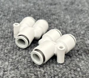 Lot of 2 - SMC KQ2U10-00A 10mm Push-In to Push-In Pneumatic Tubing Fitting - Picture 1 of 14
