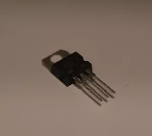 L78S24CV Stmicroelectronics V Reg +24V , 78S24 , To-220-3 (0311) - Picture 1 of 1
