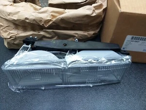 New Genuine OEM GM Driver's Side Headlight Assembly - Picture 1 of 8