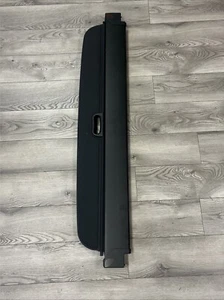 Cargo Cover AUDI OEM ACCESSORIES 4M0-061-167-A-94H - Imagen 1 de 2