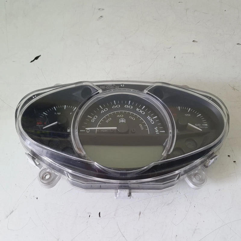 Instrumentación Contachilómetros KM Piaggio Medley 150 2016 2017 - Imagen 1 de 4