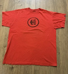 Etnies Skateboarding Brand Mens Red Logo Hit Graphic Short Sleeve T-Shirt 2XL - Picture 1 of 10