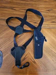 Uncle Mikes Sidekick Vertical Shoulder Holster Size 3 Black Nylon Right Handed - Picture 1 of 11