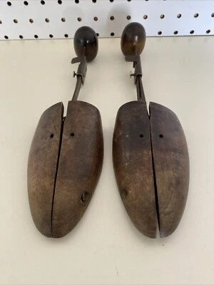 Camillas expansores de madera vintage para zapatos Foto 1 de 4