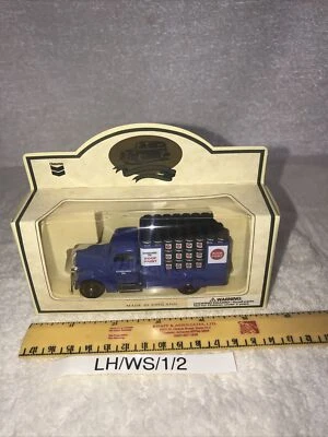 Chevron Commemorative Collection Die cut Model 1939 Roof Coating Flat Bed - Image 1 of 4