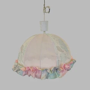 lampadario gabbia in metallo e tessuto con fiori - Foto 1 di 5