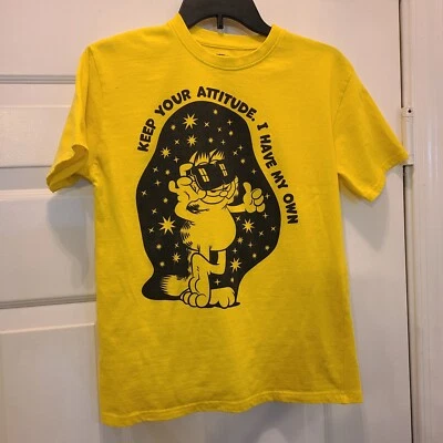 Camiseta Garfield Keep Your Actitude I Have My Own Juvenil Talla Mediana Color Amarillo Foto 1 de 4