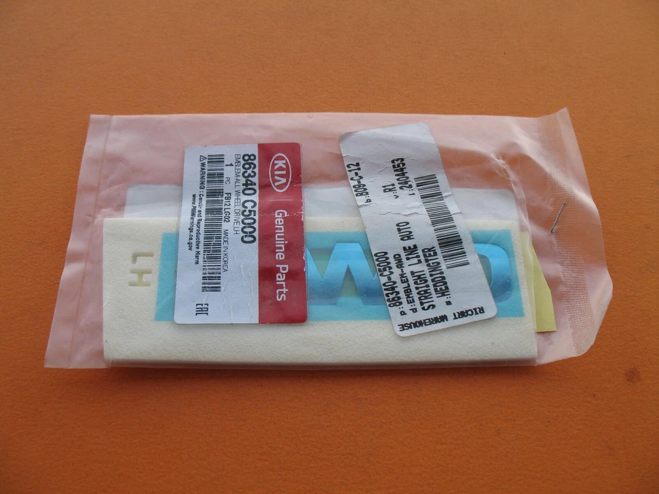 KIA SORENTO SPORTAGE SUV AWD PUERTA LATERAL CROMO EMBLEMA LOGOTIPO INSIGNIA FABRICANTE DE EQUIPOS ORIGINALES NUEVO A20636 Foto 1 de 1