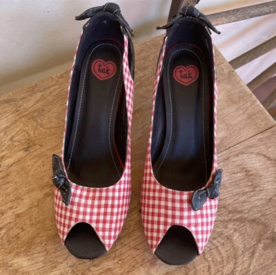 T.U.K. Tela de guinga roja Rockabilly retro de colección cuero vegano negro 9M súper linda Foto 1 de 4