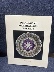 Decorative Marshallese Baskets SIGNED By Judy Mulford - Paperback - Bild 1 von 3