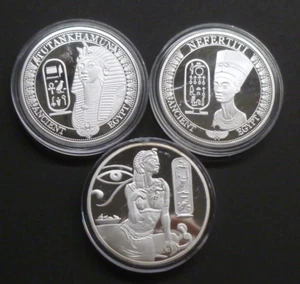 Ancient Egypt 3x Silver-Plated Medallions: Nefertiti, Tutankhamun, Cleopatra - Picture 1 of 7