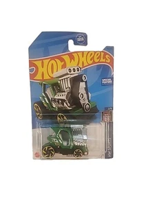 Tee’d Off 2 / HW Sports / Hot Wheels 2023: #2/5, #43/250 Die Cast 1:64 Golf Tee - Picture 1 of 2