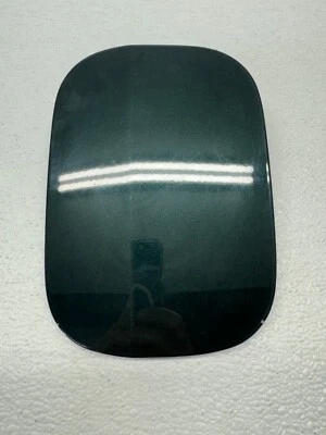 01, 02, 03, 04, 05, 06 Lexus LS430 Fuel Filler Door Cover W / Cap OEM 7735050040 - Image 1 of 4