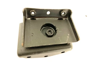 Austin MG Metro hintere Hilfsrahmenhalterung RH LRM1512 - brandneu - Bild 1 von 2