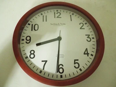 Reloj de Pared de Cuarzo Esterlina y Noble 9" Diámetro Marco Rojo con Lente de Vidrio Mfg. Nº9 Foto 1 de 4