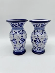 Set 2 Vintage Talavera Blue White Vases Mexico Folk Art Decorative Pottery - Picture 1 of 9