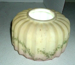 vtg, ribbed handpainted flowers oil lamp shade 7" dia. 5.5" fitter 2.75" chimney - Picture 1 of 5