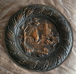 Coppia di Piatti Sbalzati In Rame Fine 800 - Foto 1 di 4