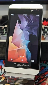 Blackberry Z10 STL100-2 4G 16gb Colore Bianco + Dock + Caricabatterie Portatile - Foto 1 di 16