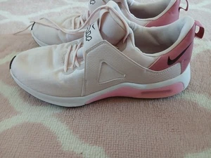 Nike scarpe da ginnastica donna Air Max Bella rosa e bianche TR5 DD9285-601 UK 8 - Foto 1 di 13
