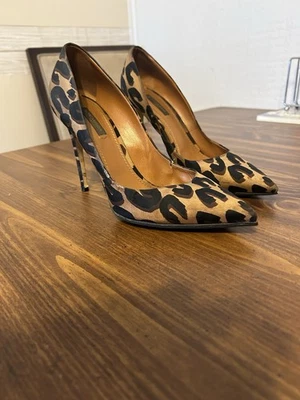 Louis Vuitton Piel de Leopardo Satinado, Cuero, Gamuza Tacones Altos 39, EE. UU. 8,5 Foto 1 de 4